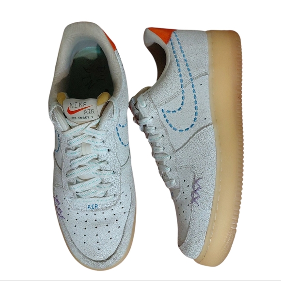 Men’s Nike Air Force One '07 White Distressed Sneakers Size 9 - Picture 2 of 12